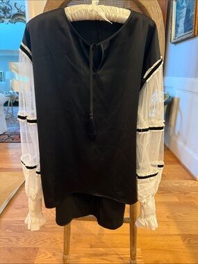 Wolf and Badger Narro of London Contrast Blouse Tulle Sleeves BlackWhite OS NWOT